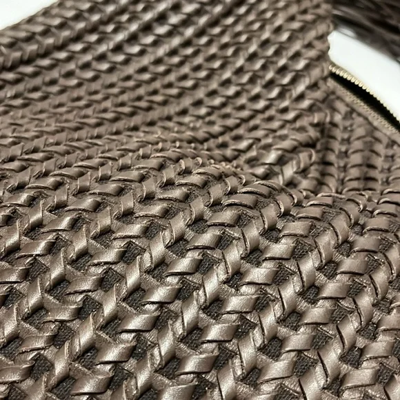 Elisa Atheniense Slouch Shoulder Bag with Tassels on Zippers. - Picture 5 of 6